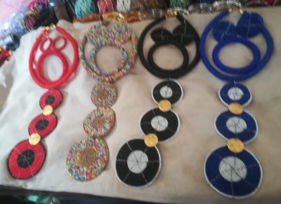 3 Disk beaded Choker necklace set with earing