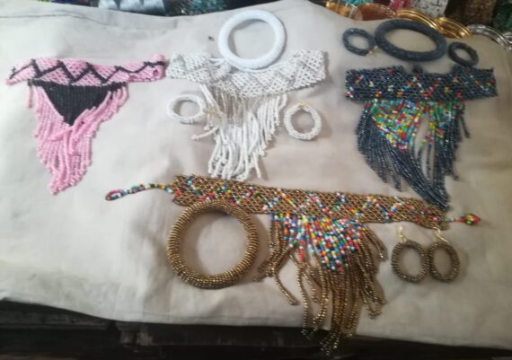 Beaded neckstraps necklace set