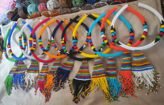 Dovetailed choker necklace singles