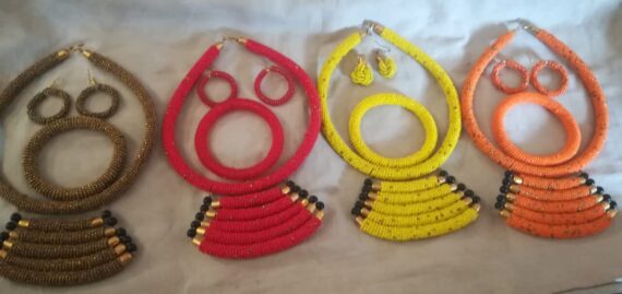 Fish designed choker necklace set