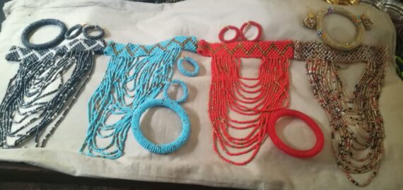 neck strapped beaded necklace set