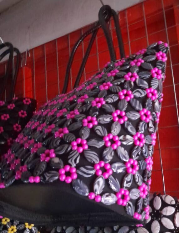 FLOWERED CEREMIC BEADED HANDBAG