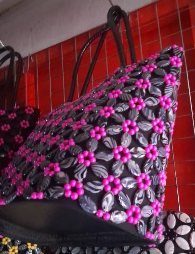 FLOWERED CEREMIC BEADED HANDBAG
