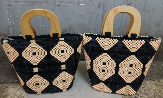 Designed Wooden Bead Bag Wooden Handle Kenya made (2)