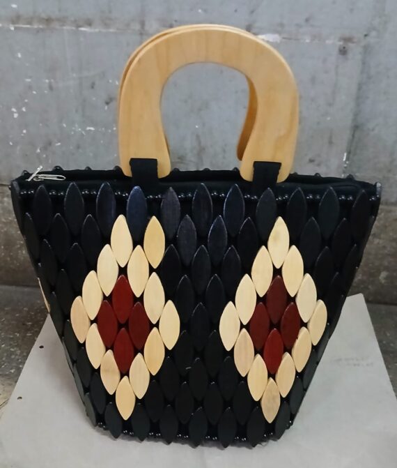 Designed Wooden Oval Bead Bag Wooden Handle Kenya made (3)